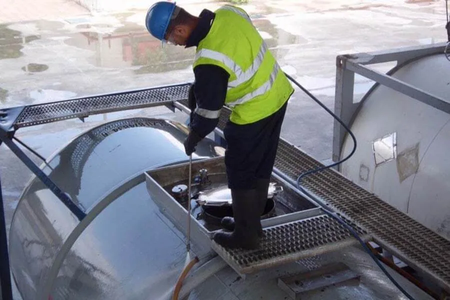 منهجية علمية شركة تنظيف خزانات المياه لضمان نظافة الخزان